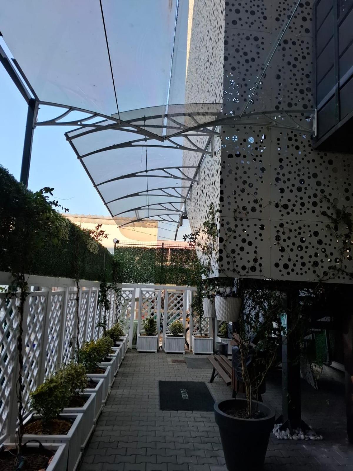 Apartments Steel Residence- Tesla Drive Experience Τιμισοάρα Εξωτερικό φωτογραφία