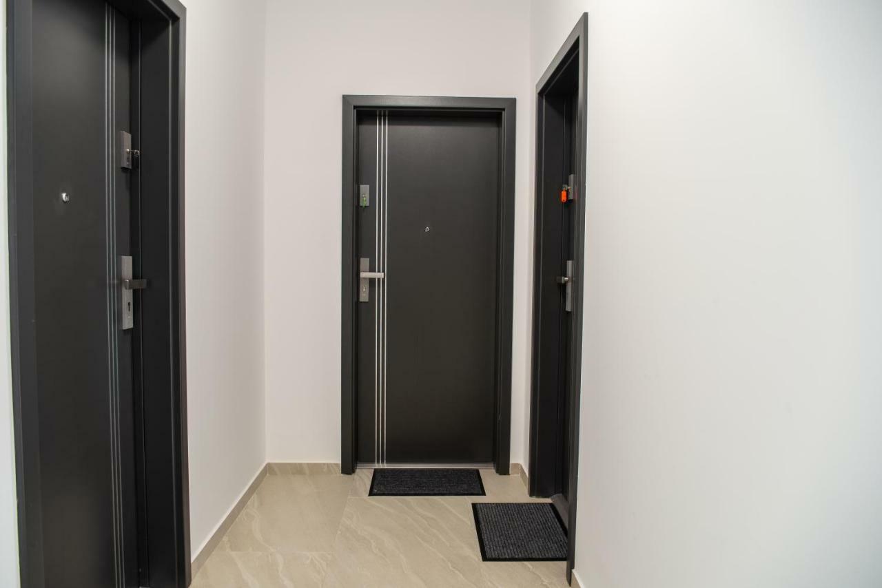 Apartments Steel Residence- Tesla Drive Experience Τιμισοάρα Εξωτερικό φωτογραφία