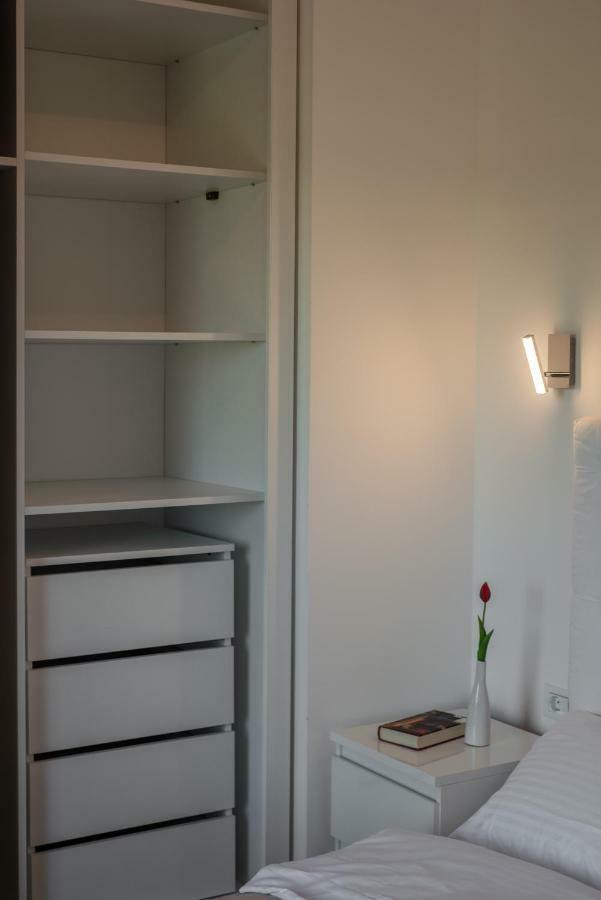 Apartments Steel Residence- Tesla Drive Experience Τιμισοάρα Δωμάτιο φωτογραφία